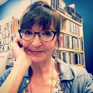 Meet your Posher, Rhea